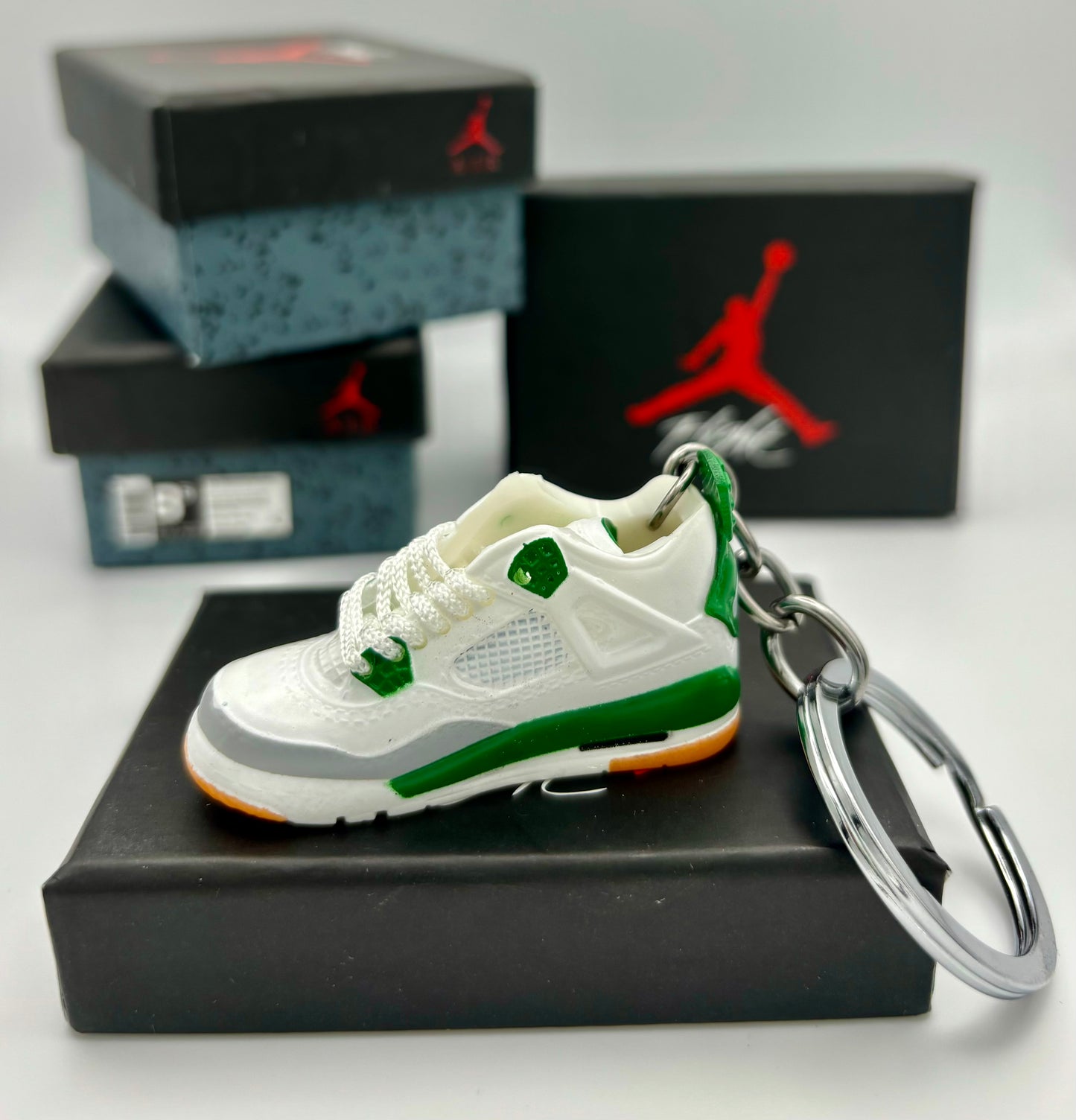 Jordan 4 SB pine green