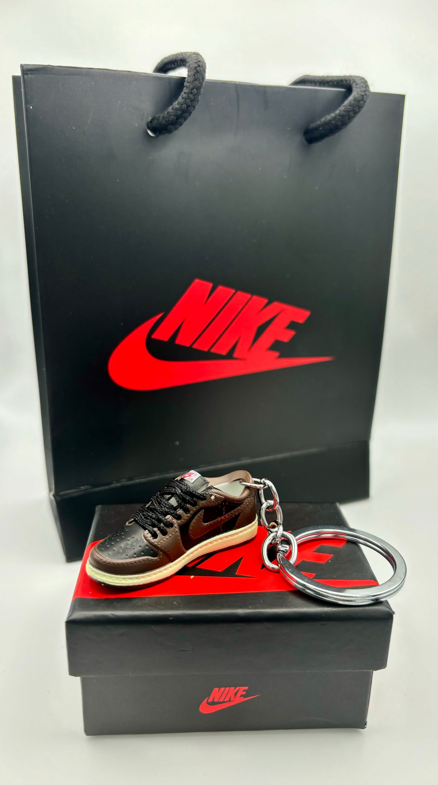 Jordan 1 Travis Scott bassa